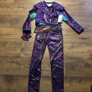 Disney descendants NWT